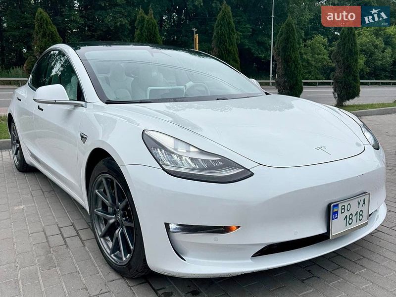 Седан Tesla Model 3 2019 в Тернополе