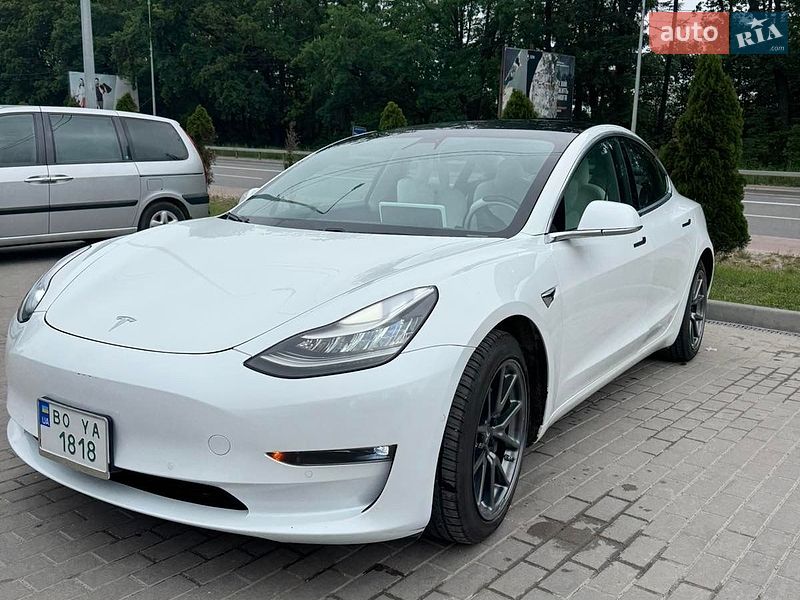 Седан Tesla Model 3 2019 в Тернополе