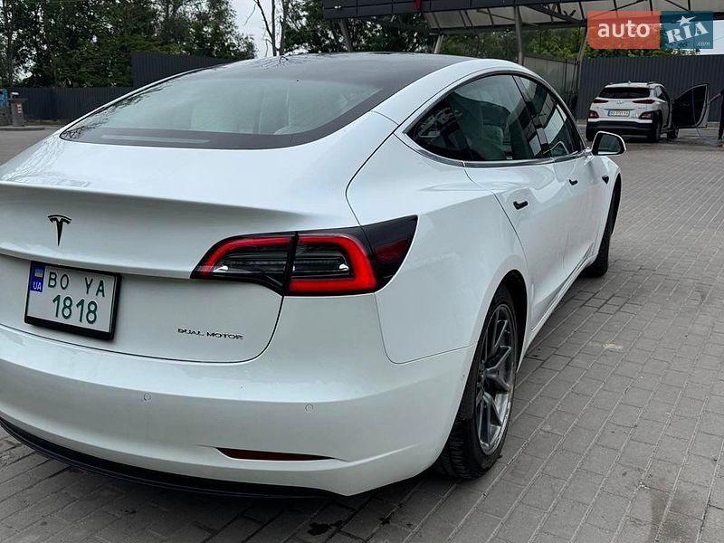 Седан Tesla Model 3 2019 в Тернополе
