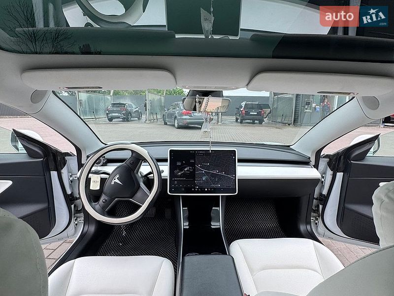 Седан Tesla Model 3 2019 в Тернополе