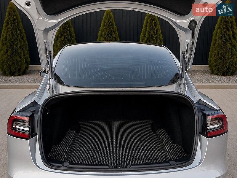 Седан Tesla Model 3 2018 в Одессе