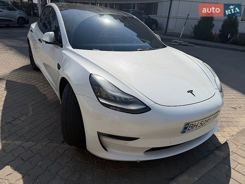 Tesla Model 3 2019