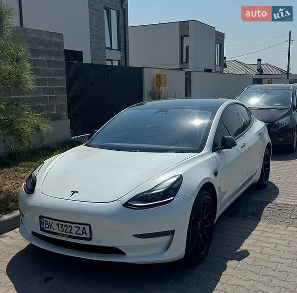 Tesla Model 3 2021