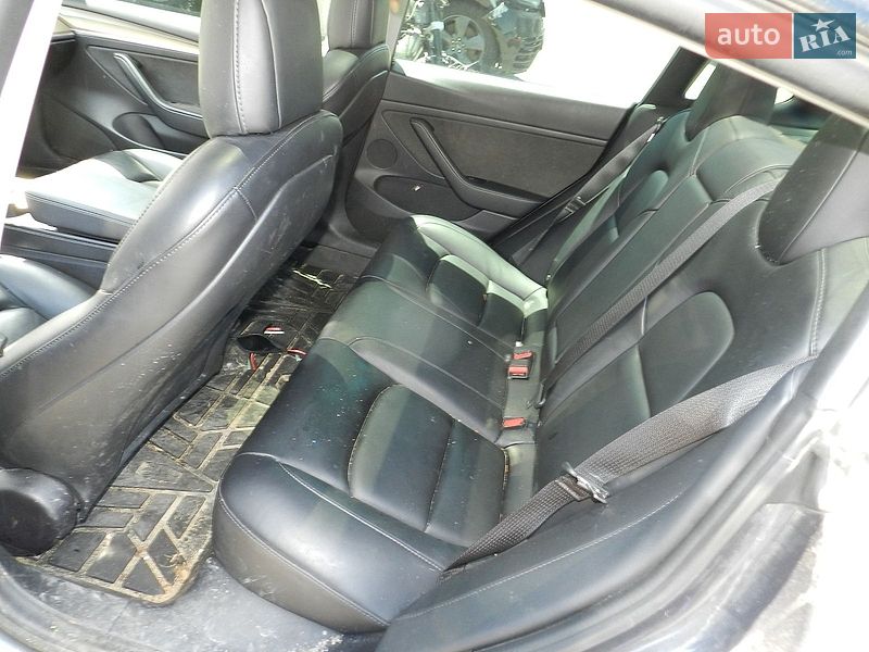 Седан Tesla Model 3 2021 в Івано-Франківську
