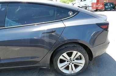 Седан Tesla Model 3 2021 в Івано-Франківську