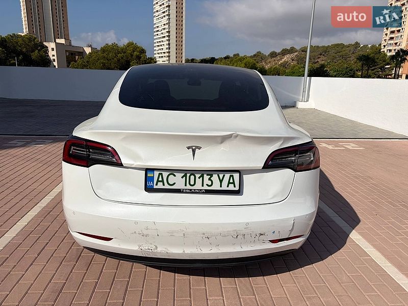 Седан Tesla Model 3 2021 в Луцьку