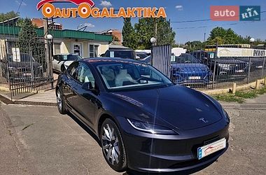Седан Tesla Model 3 2024 в Николаеве