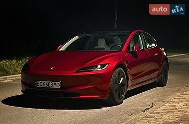 Седан Tesla Model 3 2024 в Золочеві