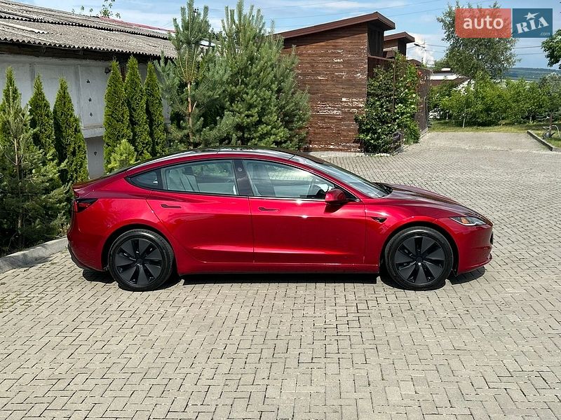 Седан Tesla Model 3 2024 в Золочеве