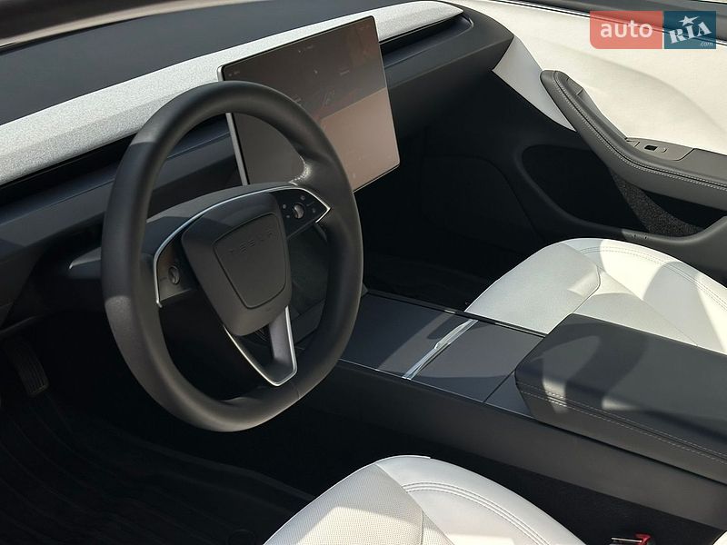 Седан Tesla Model 3 2024 в Золочеве