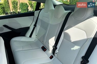 Седан Tesla Model 3 2024 в Золочеве