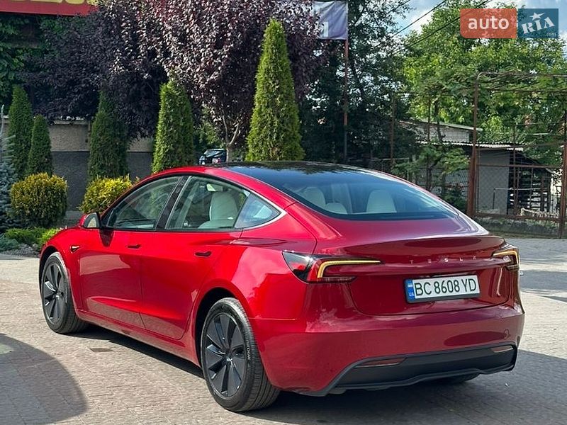 Седан Tesla Model 3 2024 в Золочеве