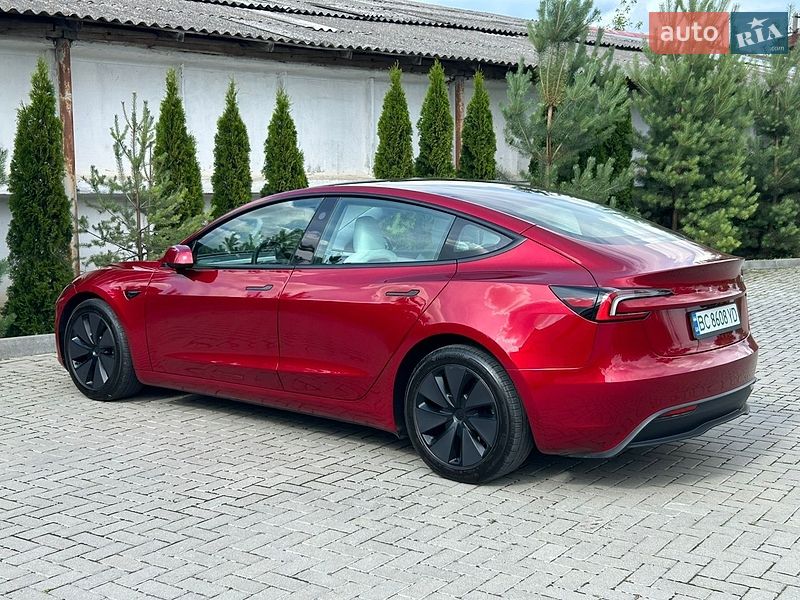 Седан Tesla Model 3 2024 в Золочеве