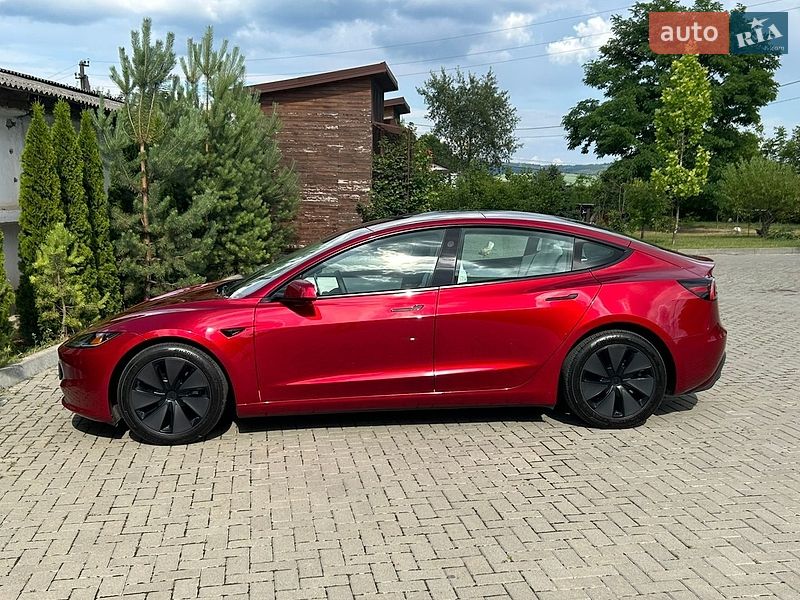 Седан Tesla Model 3 2024 в Золочеве