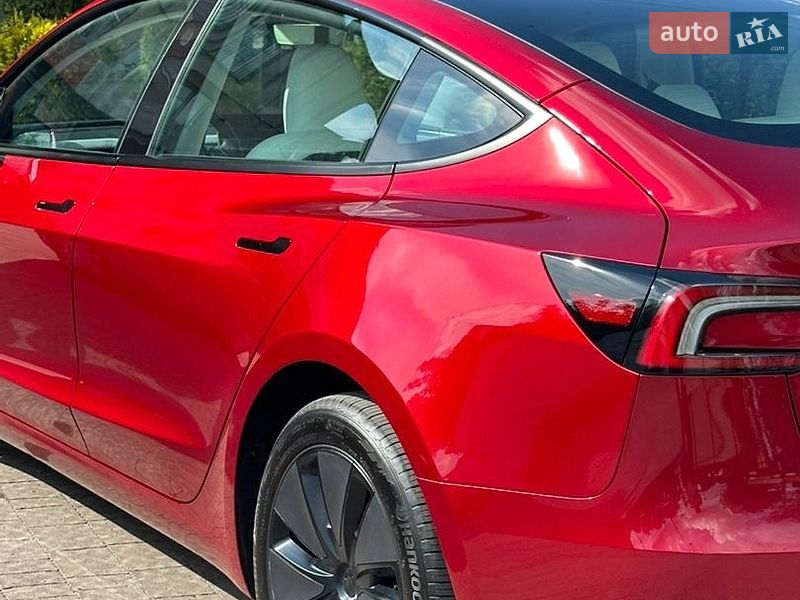 Седан Tesla Model 3 2024 в Золочеве