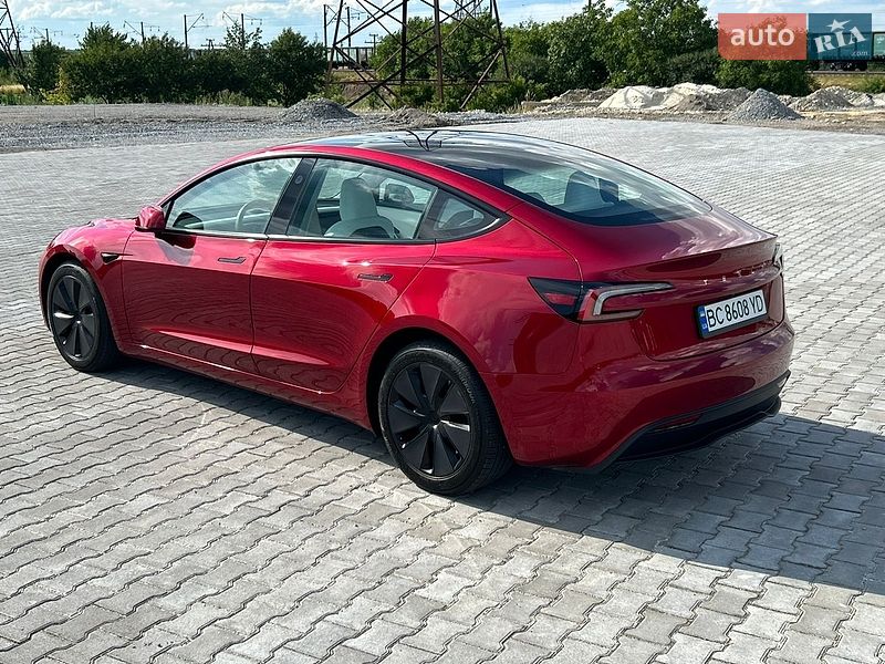 Седан Tesla Model 3 2024 в Золочеве