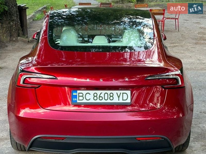 Седан Tesla Model 3 2024 в Золочеве