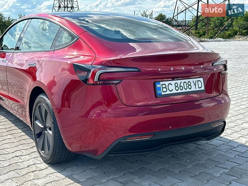Седан Tesla Model 3 2024 в Золочеве