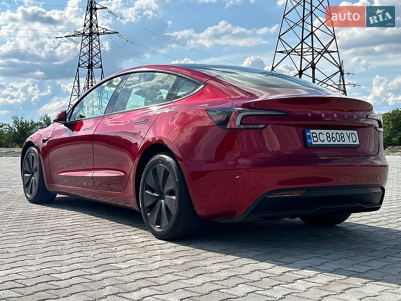 Седан Tesla Model 3 2024 в Золочеве