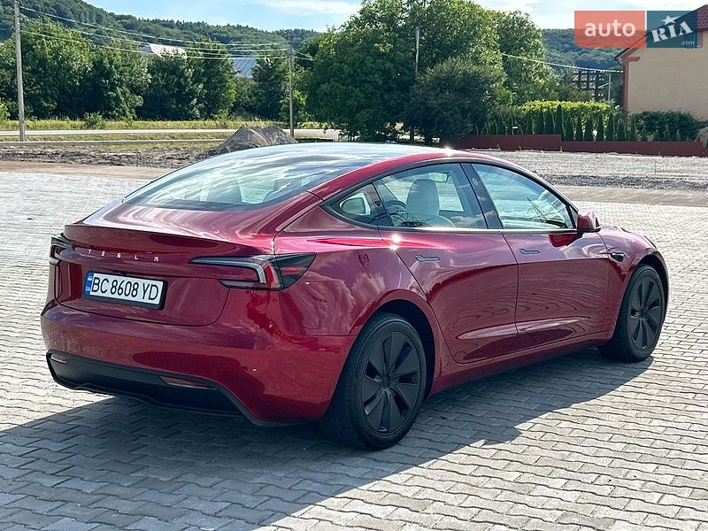 Седан Tesla Model 3 2024 в Золочеве