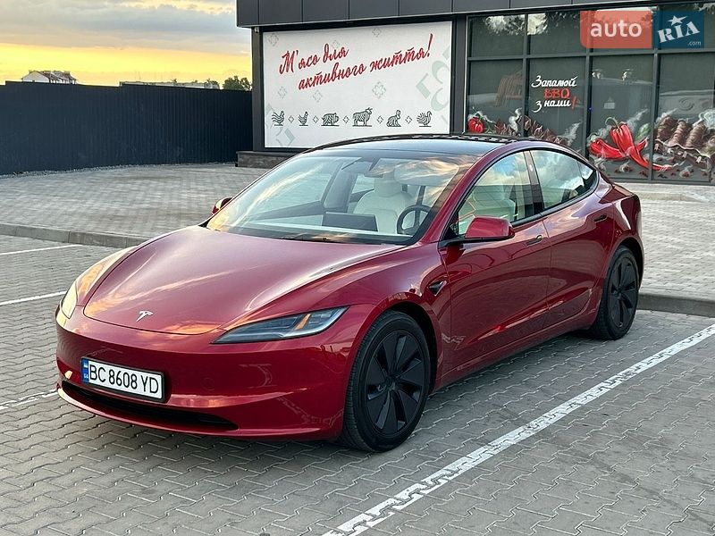 Седан Tesla Model 3 2024 в Золочеве