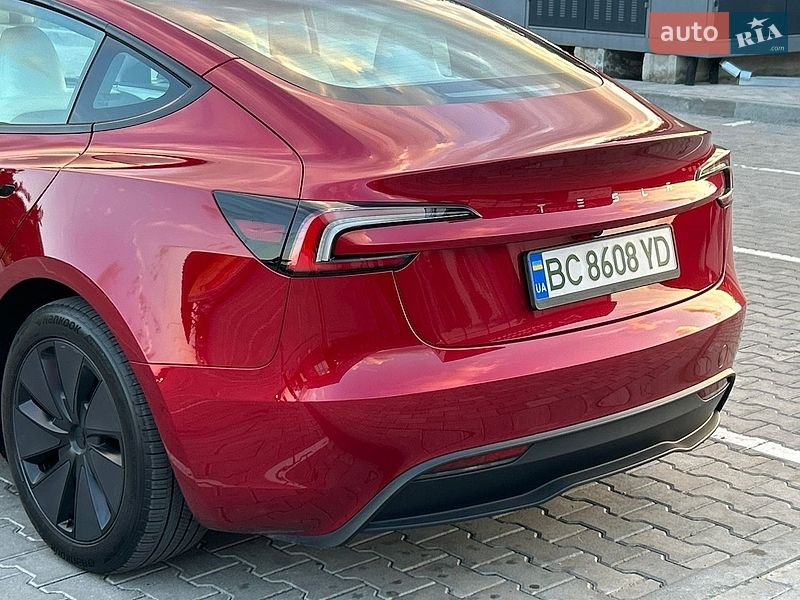 Седан Tesla Model 3 2024 в Золочеве