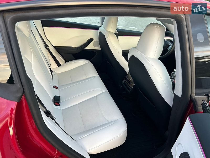 Седан Tesla Model 3 2024 в Золочеве