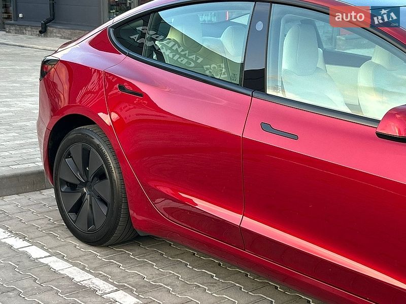 Седан Tesla Model 3 2024 в Золочеве