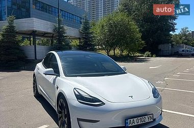 Седан Tesla Model 3 2021 в Киеве