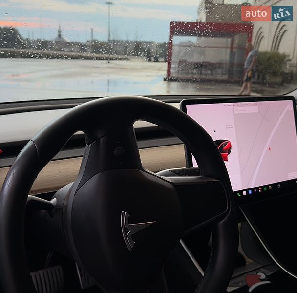 Седан Tesla Model 3 2019 в Києві