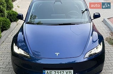 Седан Tesla Model 3 2025 в Днепре