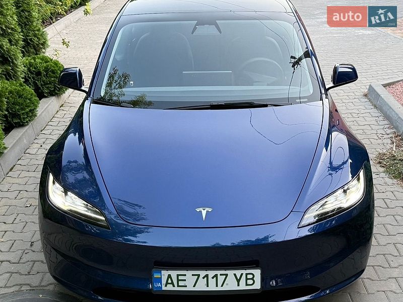 Tesla Model 3 2025