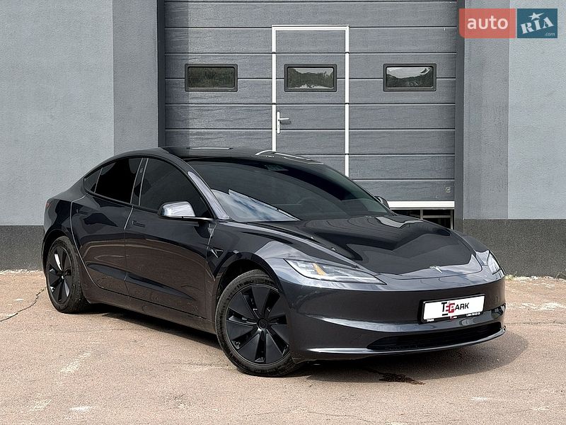 Седан Tesla Model 3 2024 в Киеве