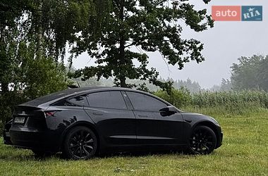 Седан Tesla Model 3 2019 в Киеве