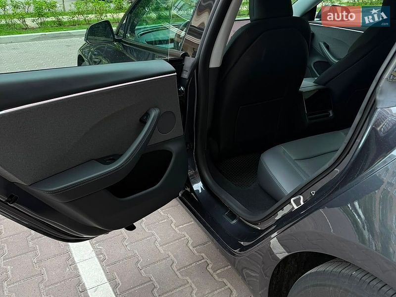 Седан Tesla Model 3 2024 в Киеве