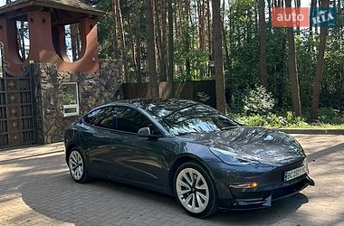 Седан Tesla Model 3 2021 в Львові