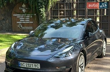 Седан Tesla Model 3 2021 в Львові