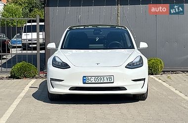 Седан Tesla Model 3 2020 в Львове