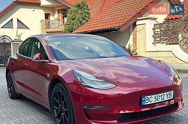 Седан Tesla Model 3 2019 в Львове