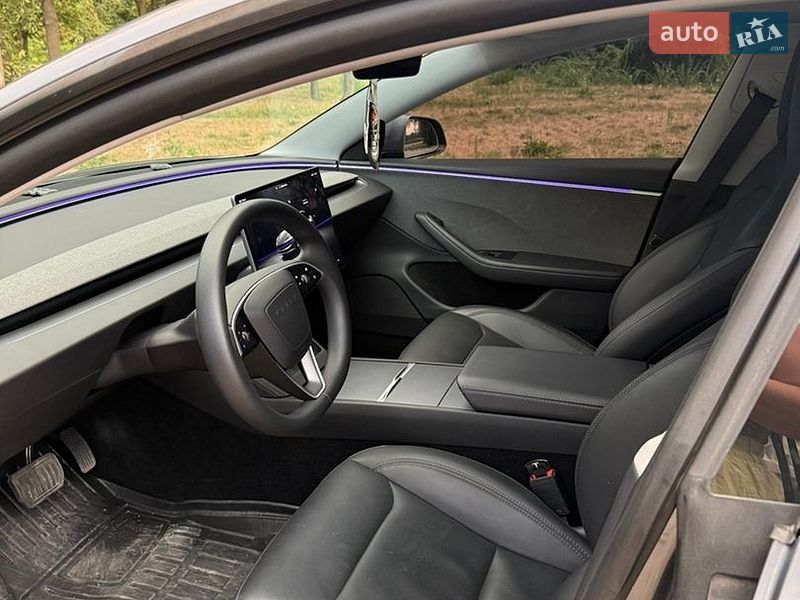 Седан Tesla Model 3 2024 в Білій Церкві