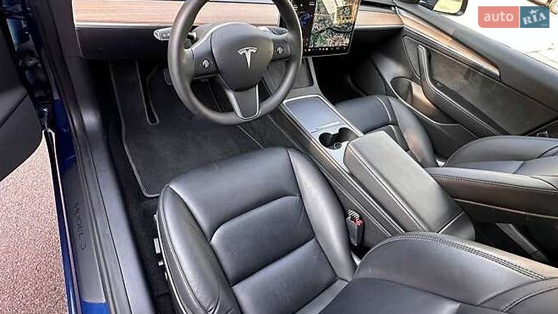 Седан Tesla Model 3 2022 в Киеве