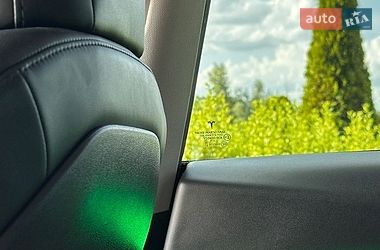 Седан Tesla Model 3 2021 в Дніпрі