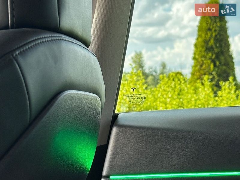 Седан Tesla Model 3 2021 в Дніпрі