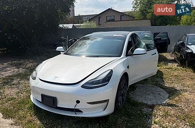 tesla model-3 2023 в Коломия від про продавця Назар tesla model-3 2023 в Коломия від професійного продавця Назар