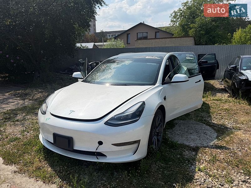 Tesla Model 3 2023