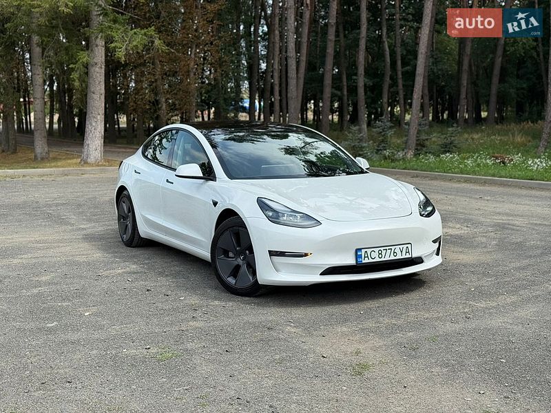Седан Tesla Model 3 2021 в Луцке