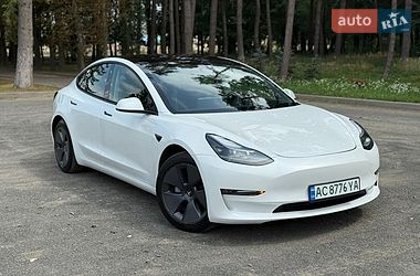 Седан Tesla Model 3 2021 в Луцке