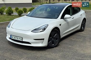 Седан Tesla Model 3 2021 в Луцке