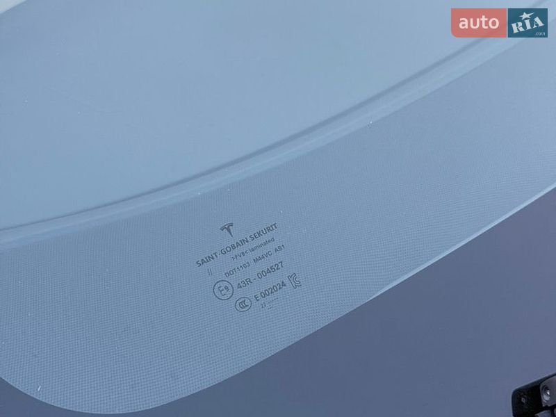 Седан Tesla Model 3 2021 в Луцке