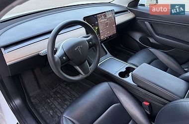 Седан Tesla Model 3 2021 в Луцке